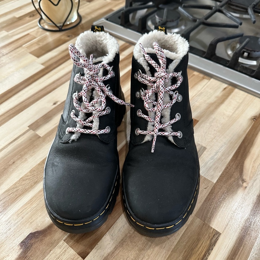 Doc Martens Bonny boots. Black size 7 women’s. - Picture 4 of 4